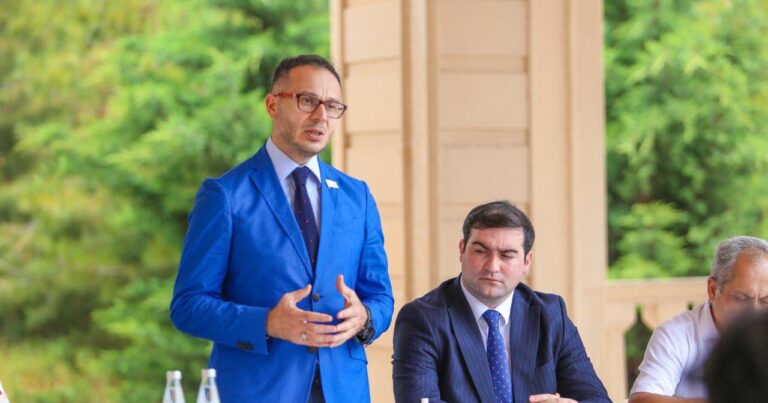 Deputat Ramil Həsən gənclərlə görüşdü - FOTO