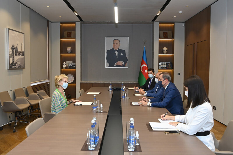 Ceyhun Bayramov UNESCO-nun xoşməramlı səfirini qəbul etdi