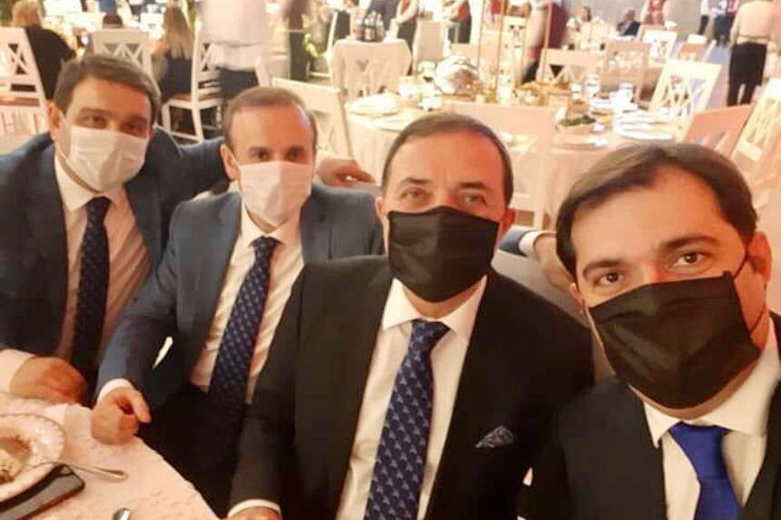 Xalq artisti Mənsum İbrahimov və dostları toyda...