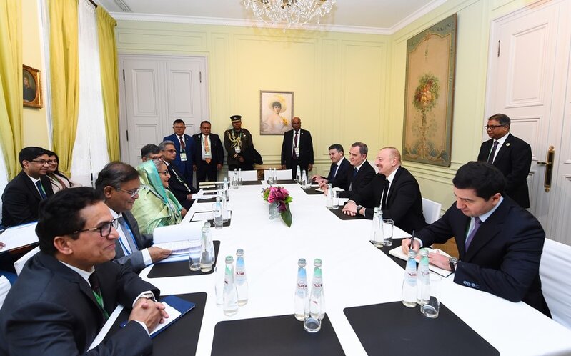 İlham Əliyev Şeyx Hasina ilə görüşdü