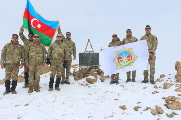 DTX əməkdaşları "Heydər zirvəsi"nə yürüş təşkil edib - FOTO
