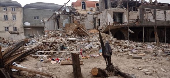 İƏT nümayəndə heyəti Gəncədə raket düşən ərazilərə baxıb - FOTO 