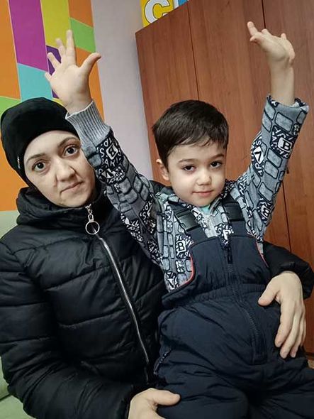 Beş yaşlı azərbaycanlı Qazaxıstan vətəndaşlığı alıb - FOTO