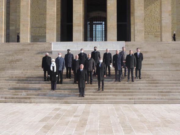 Əli Əsədov Atatürkün məzarı önünə əklil qoydu - FOTO
