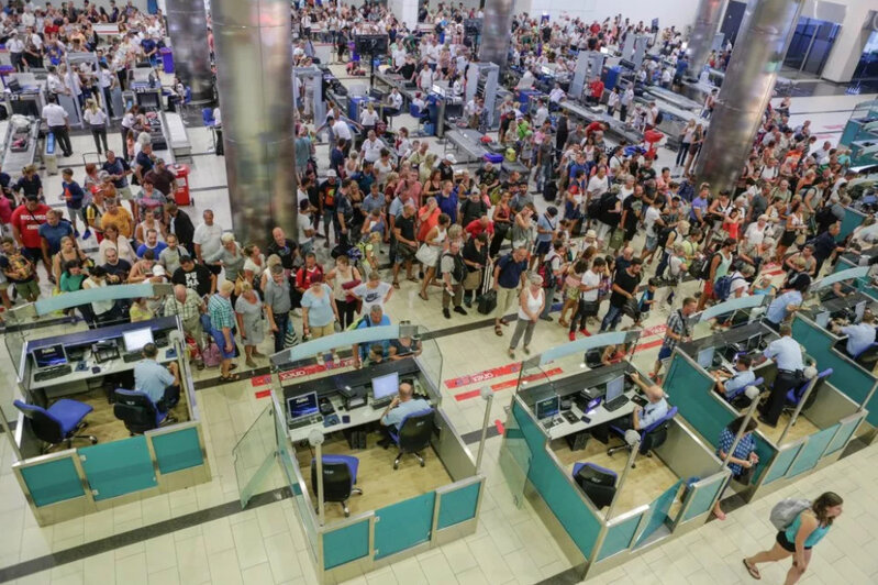10 minlik qızılı oğurlandı - Aeroportda
