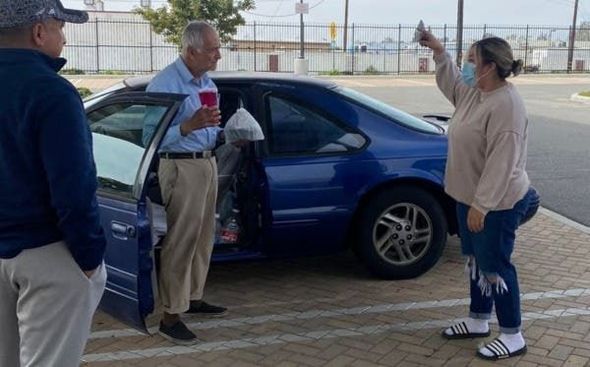 ABŞ-da keçmiş şagirdi səfil həyatı yaşayan müəlliminə 30 min dollara yaxın pul verdi - FOTO/VİDEO