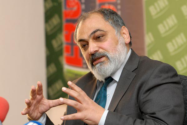 İranla Türkiyə arasında MÜHARİBƏ ehtimalı - Safrastyan Tehranın hərbi aktivliyini ŞƏRH ETDİ