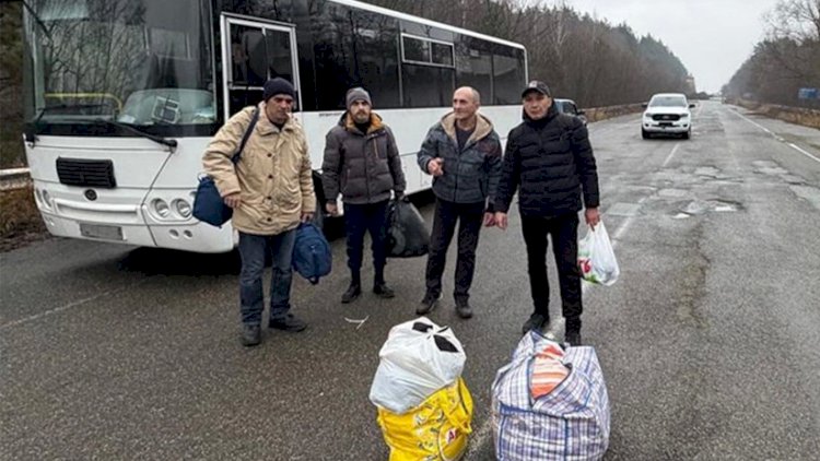 Ukrayna Rusiyaya 14 mülki şəxsi təhvil verdi