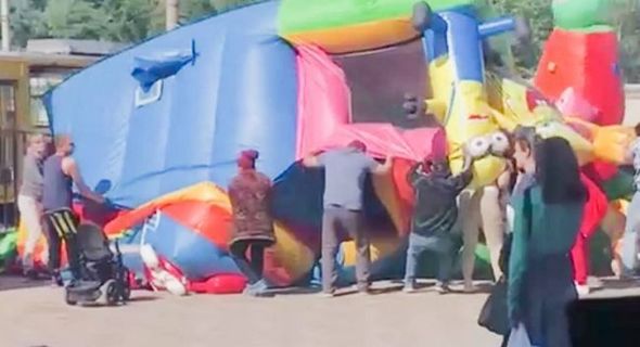 Rusiyada faciə: Havaya qalxan batutdan iki azyaşlı yerə çırpıldı - FOTO/VİDEO