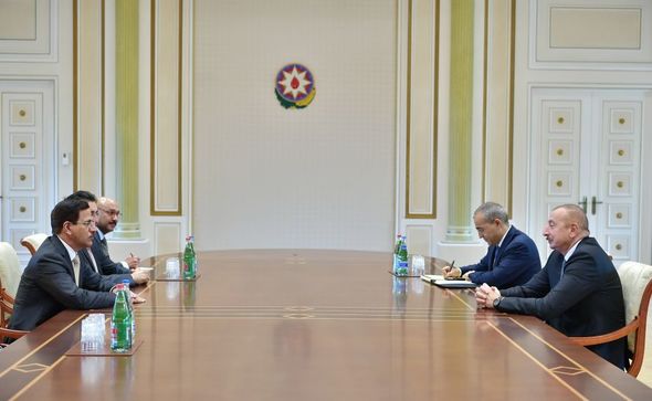 Prezident İlham Əliyev Birləşmiş Ərəb Əmirliklərinin İqtisadiyyat nazirini qəbul edib - YENİLƏNİB + FOTO