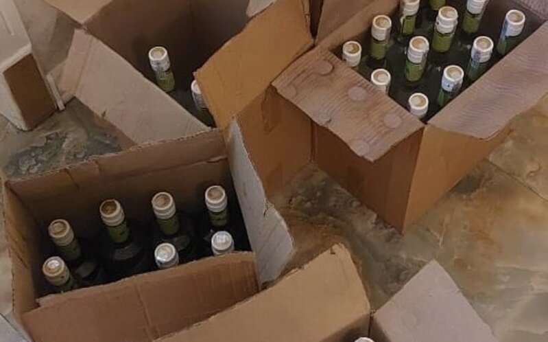 Bakıdakı şadlıq sarayında saxta alkoqollu içkilər aşkarlandı - FOTOLAR