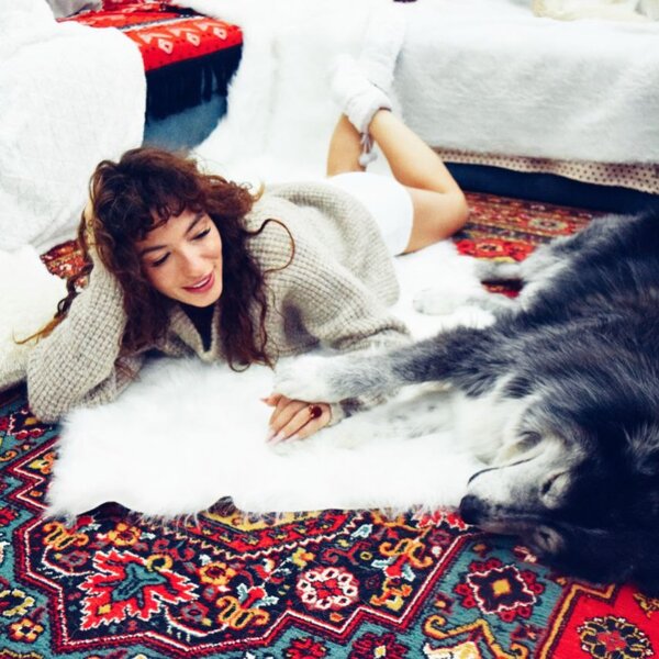 Dilarə Kazımova evində itləri ilə - FOTOLAR