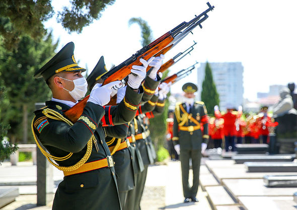 SSRİ-də general-polkovnik rütbəsi alan ilk azərbaycanlı dəfn olundu - YENİLƏNİB + FOTO/VİDEO