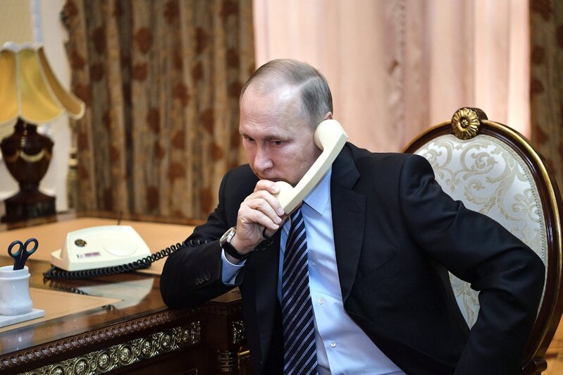 Putin və Makron Dağlıq Qarabağla bağlı vəziyyəti müzakirə etdi