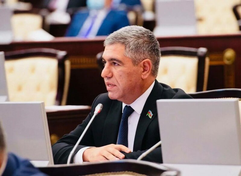 Dövlət başçısının imzaladığı fərmanlar qeyri-şəffaf əməkhaqqı sisteminin sadələşdirilməsinə yönəlib - TƏHLİL