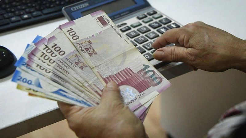 Pensiyaçılara 232 manat, uşaqlara 246 manat - Yeni QANUN