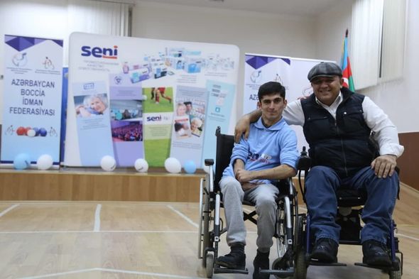 Cəmiyyətin baxışını darmadağın edən cütlük: "Şokolad alıb evlilik təklif etdim" - MÜSAHİBƏ