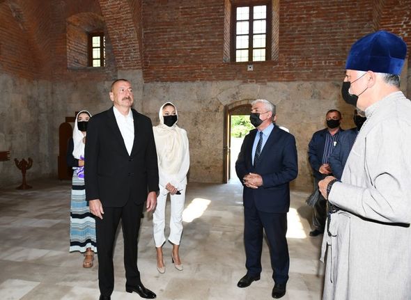 Prezident İlham Əliyev Qəbələnin Nic qəsəbəsindəki Müqəddəs Məryəm Ana Alban kilsəsində olub - FOTO