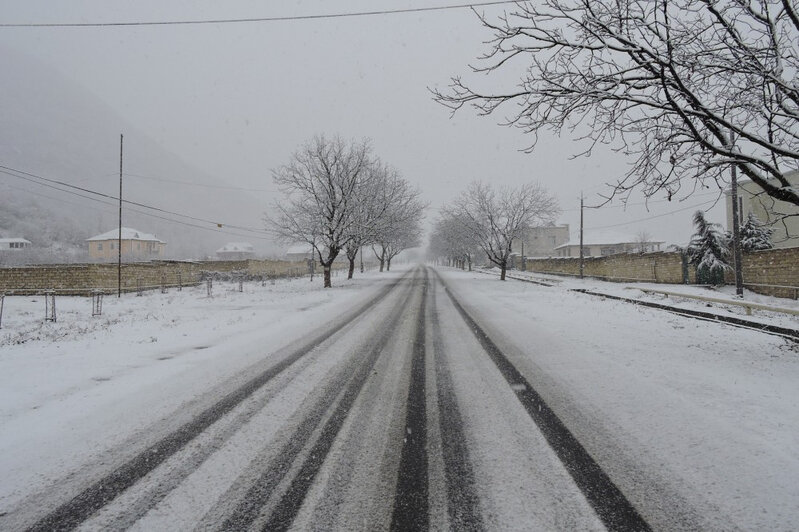 Faktiki hava açıqlanıb - Bu rayonlara qar yağıb
