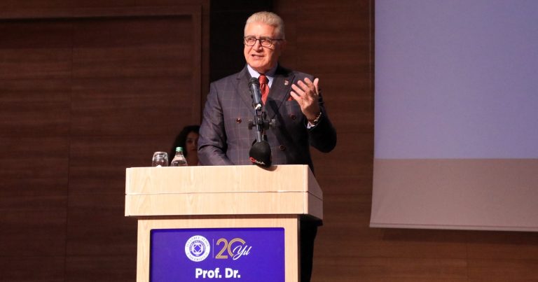 Professor Mustafa Aydın: 