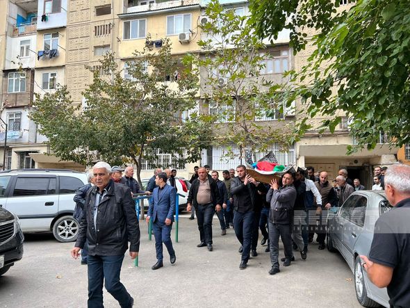 Ermənilərin törətdiyi terror aktı nəticəsində Şuşada həlak olan mülki şəxslə vida mərasimi keçirilir - FOTO