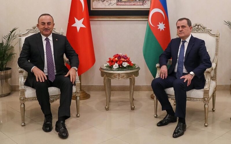 Ceyhun Bayramov Mövlud Çavuşoğlu ilə danışdı