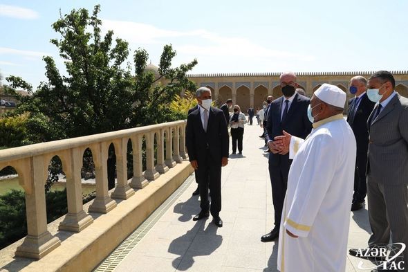 Avropa İttifaqı Şurasının Prezidenti Şamaxı Cümə məscidində - FOTO