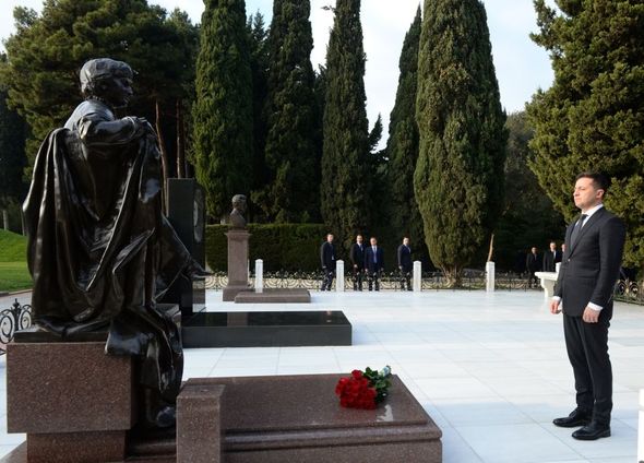 Vladimir Zelenski Heydər Əliyevin məzarını ziyarət etdi - FOTO