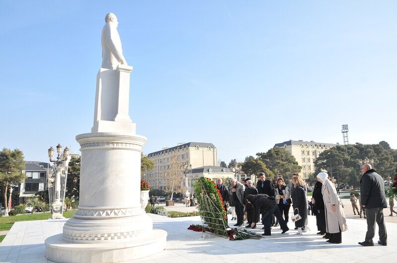 Abşeron rayonunda Ulu Öndər Heydər Əliyevin anım günü dərin ehtiramla qeyd olunub - FOTOLAR