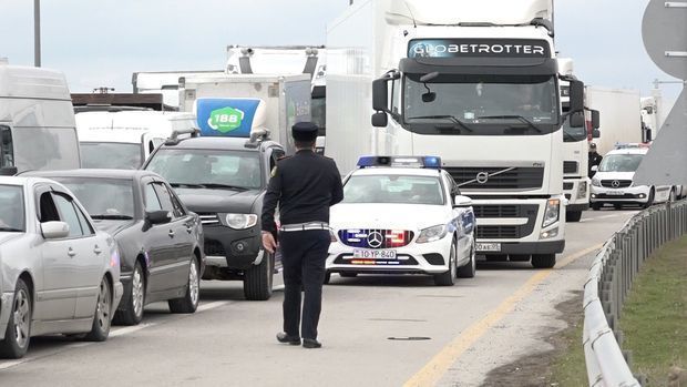 Yol Polisi bir gündə 1369 nəfəri cərimələdi
