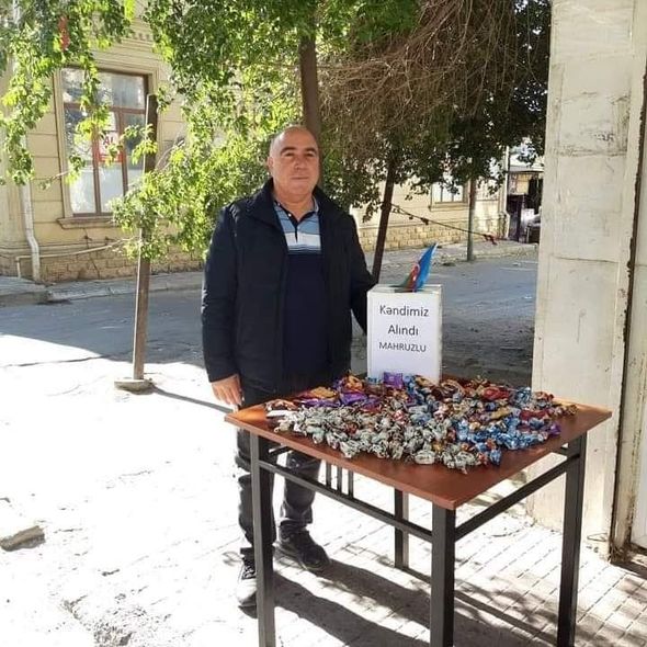 Kəndi azad olunan Qubadlı sakinin şirinlik payı - FOTO