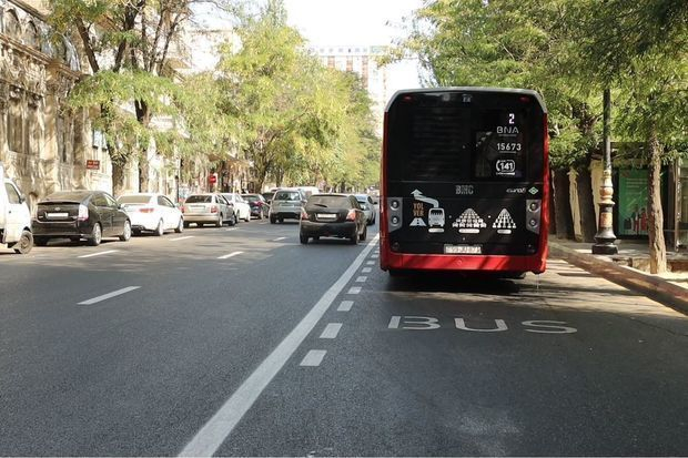 Bakıda bu yolda ayırıcı zolaq ləğv edildi