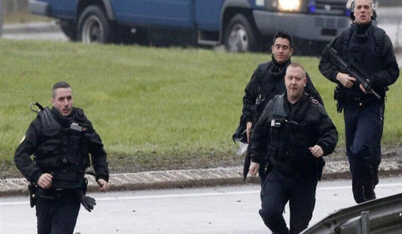 ABŞ-da sinaqoqa gələnləri girov götürən şəxs terrorizmdə təqsirli bilinən bacısının azad edilməsini tələb edir - YENİLƏNİB