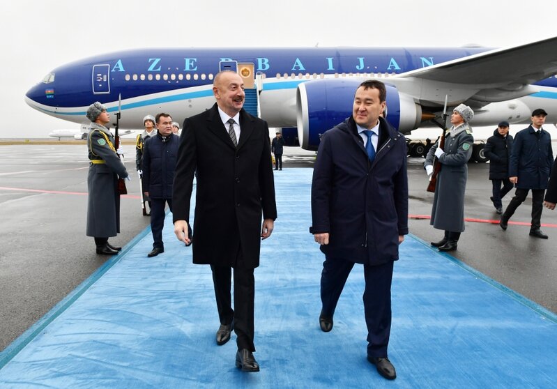 Prezident Qazaxıstandadır - FOTOLAR