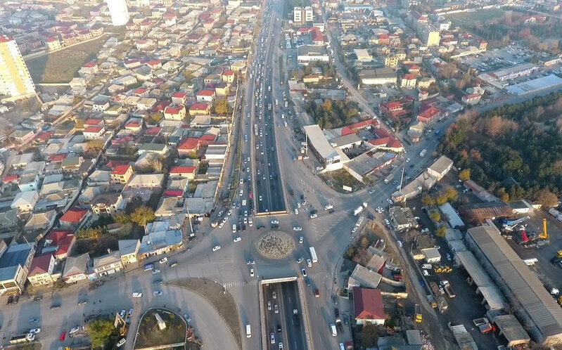 Abşeronda yeni salınmış yaşayış məntəqəsi 