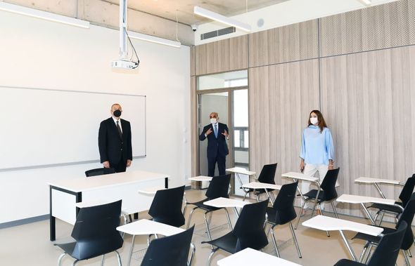 İlham Əliyev və Mehriban Əliyeva UNEC-in yenidən inşa olunan korpusunun açılışında - YENİLƏNİB + FOTO