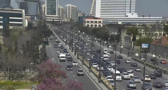 Bakının mərkəzində baş verən qəza böyük tıxaca səbəb oldu - FOTO