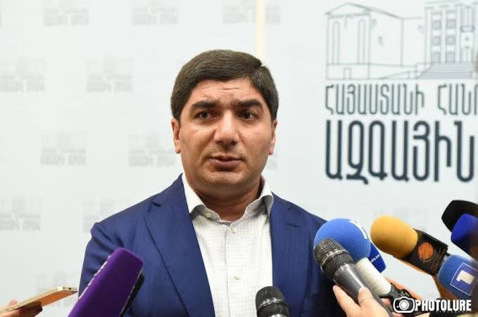 Ermənistan parlamentində qalmaqal