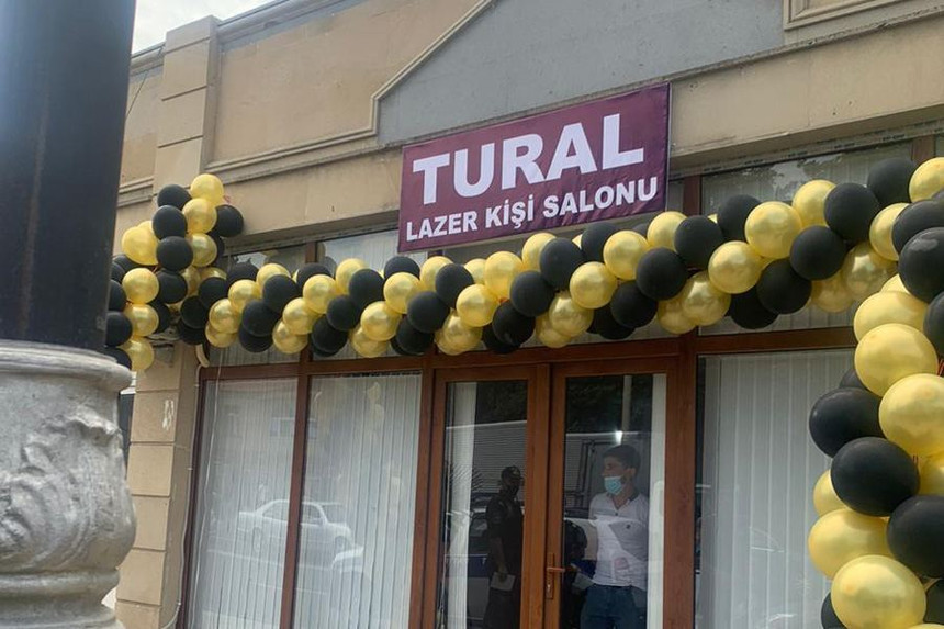 Balakəndə kişi salonunun açılışı üçün yığıncaq edən qadın məhkəməyə verildi
