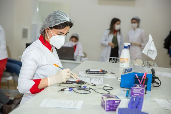 "Kontakt Home" kollektivi talassemiyalı xəstələr üçün qan verib - FOTO