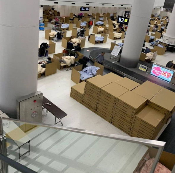 Yaponiyada aeroport "kartondan hotel"ə çevrildi - FOTO