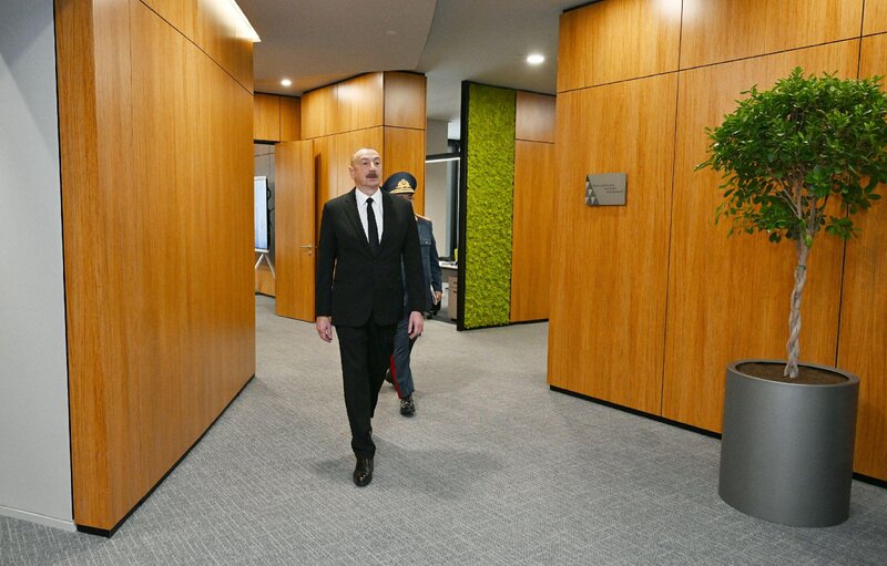 İlham Əliyev DGK-nın yeni inzibati binasının açılışında - FOTOLAR