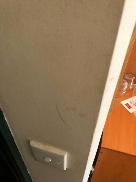 Bakıda "Old City Inn" hotelini seçən rusiyalı turist xoşagəlməz hallarla qarşılaşıb - FOTO