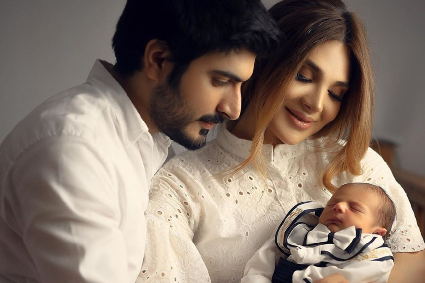 Murad və Ülviyyənin yeni doğulan oğlu ilə fotosessiyası
