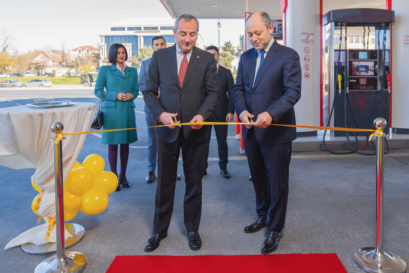 Yelo Bank LUKOYL Azərbaycan ilə birgə əməkdaşlıq çərçivəsində ilk özünəxidmət mərkəzini istifadəyə verdi