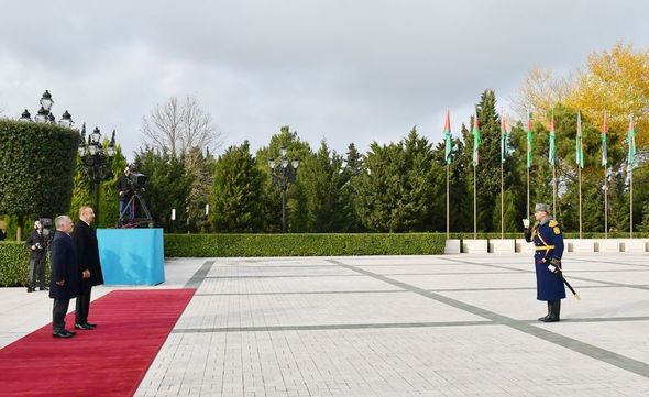 İlham Əliyev İordaniyanın kralını qarşıladı - FOTO