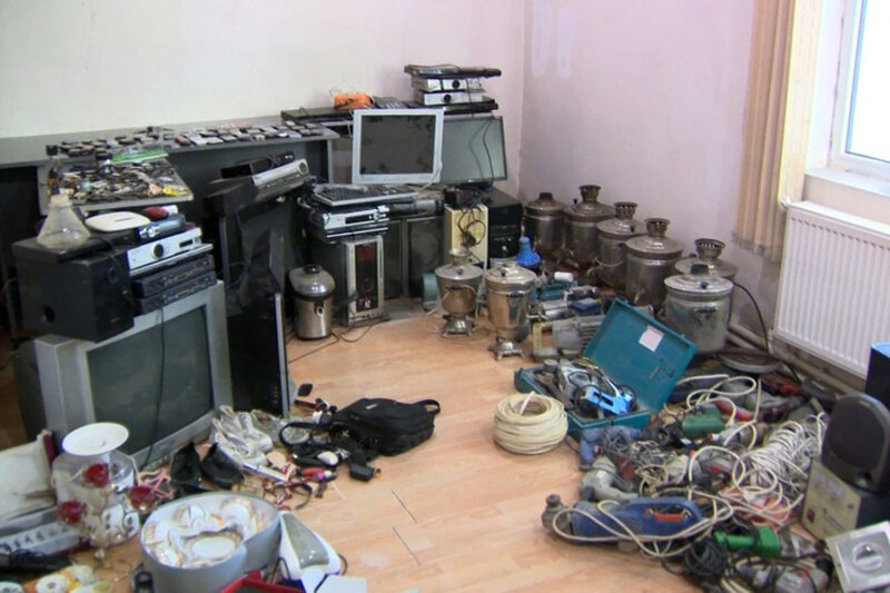 Bakıda evlərdən oğurluq edən şəxslər tutulub