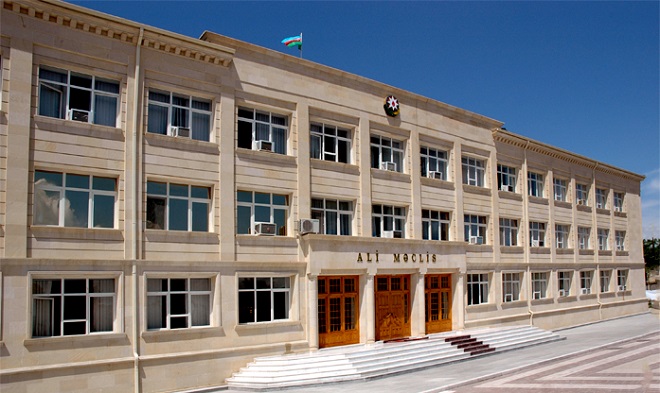 Naxçıvan Ali Məclisinin 2 vəzifəli şəxsi işdən çıxarıldı