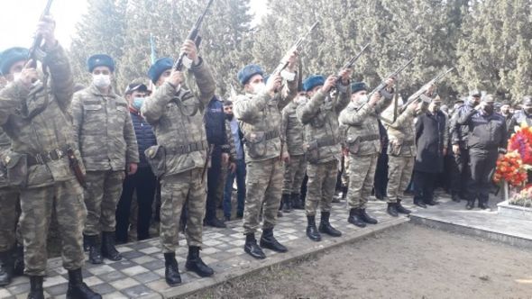 Murovdağ döyüşlərində itkin düşən şəhidimiz Kürdəmirdə dəfn olundu - FOTO