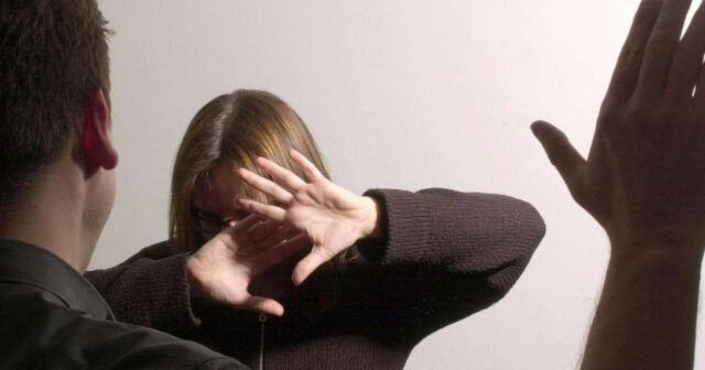 Bakıda kişi hotelə apardığı qadını döydü